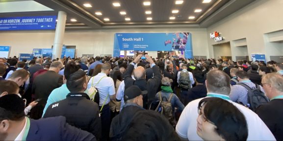 Crowds await entry to CES 2020.