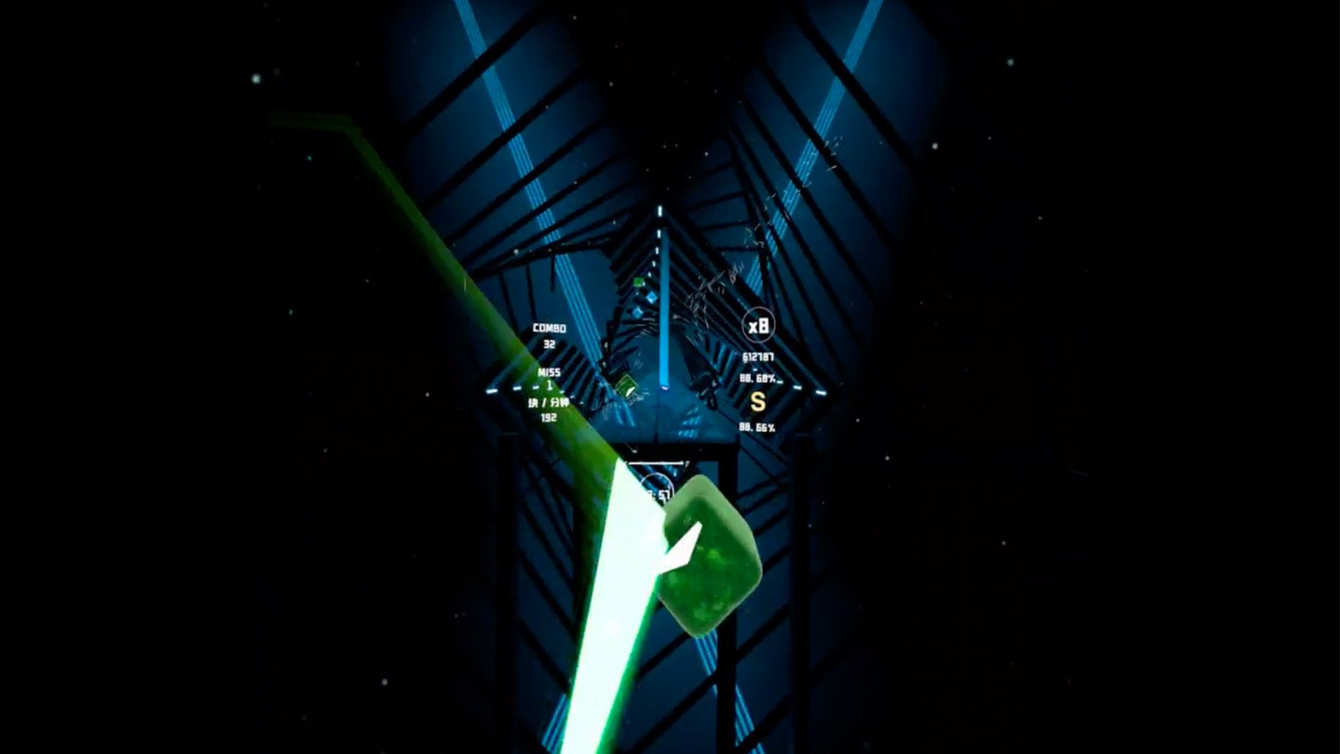 Ein Lichtschwert zerteilt einen grünen Notenblock in der Beat-Saber-Kopie Lightband.