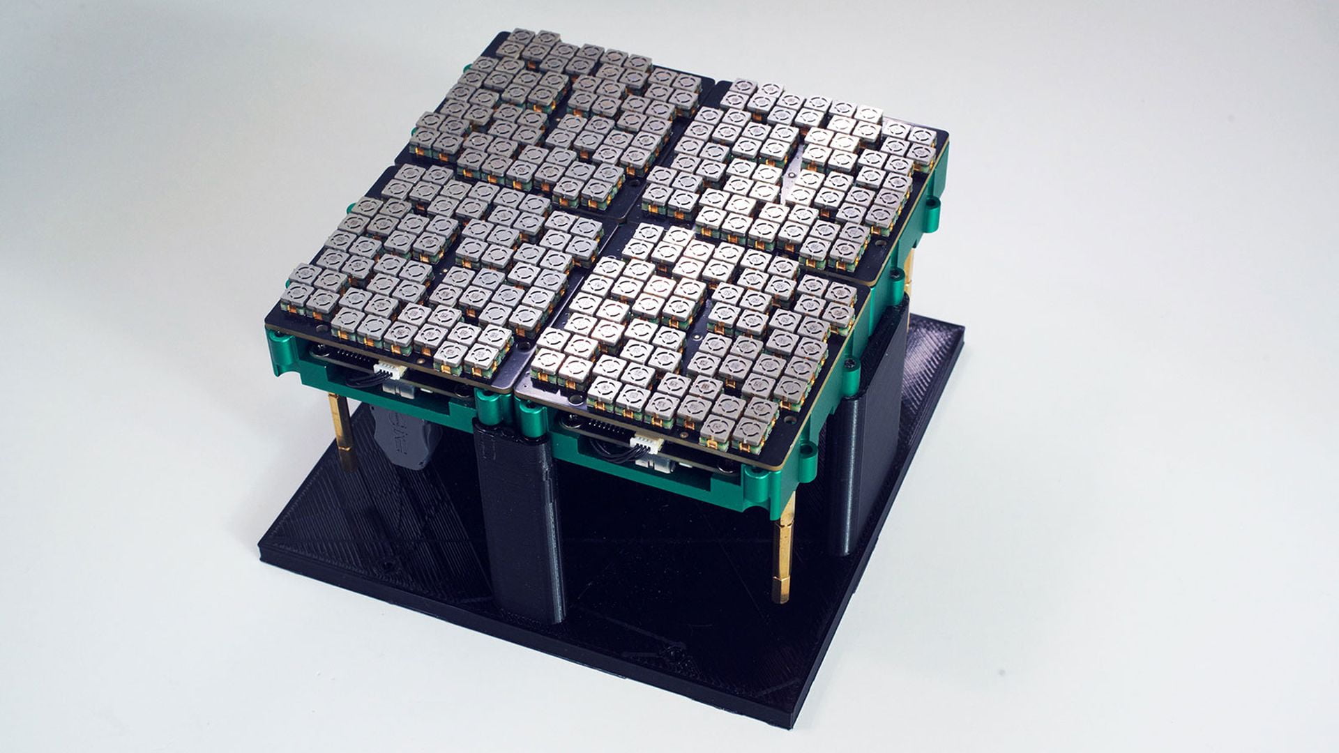 Ultraleap macht digitale Inhalte in der Luft spürbar. Ein Hardware-Upgrade soll der Technologie zum Durchbruch verhelfen.