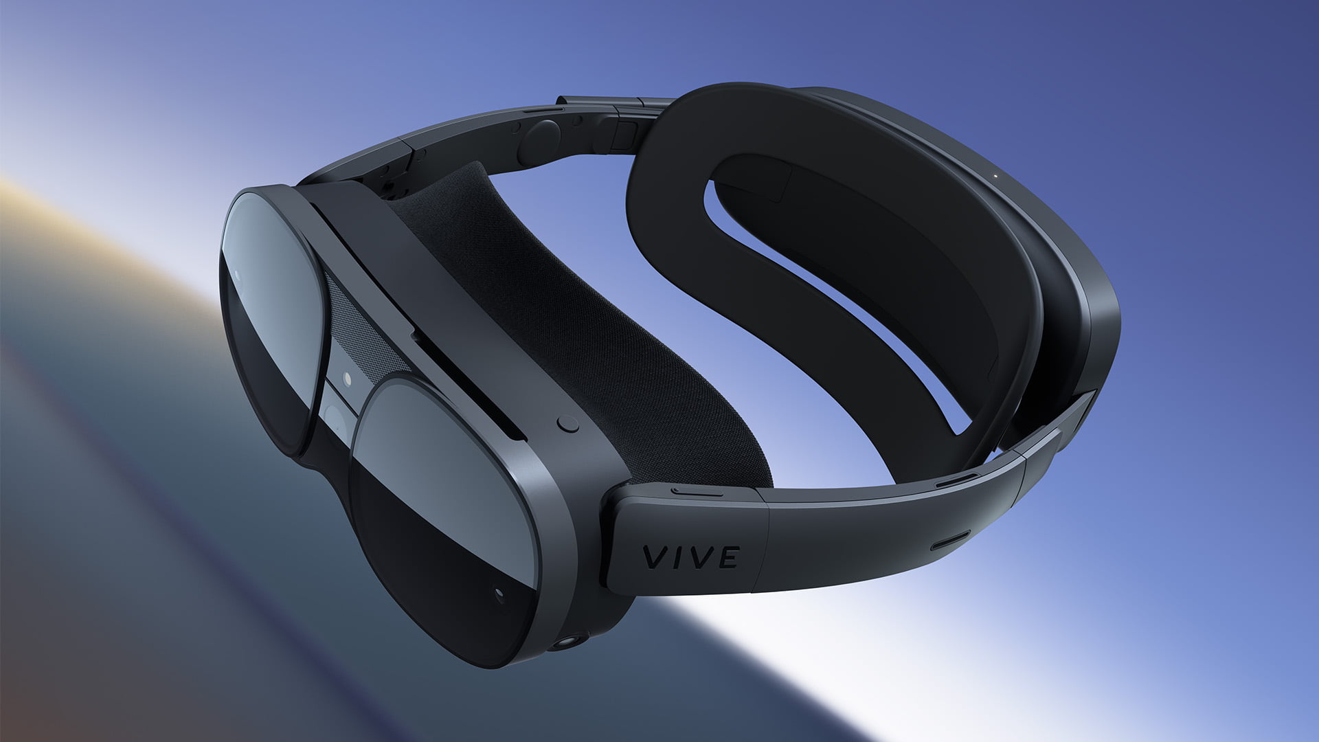 Schwebende HTC Vive XR Elite von schräg oben.
